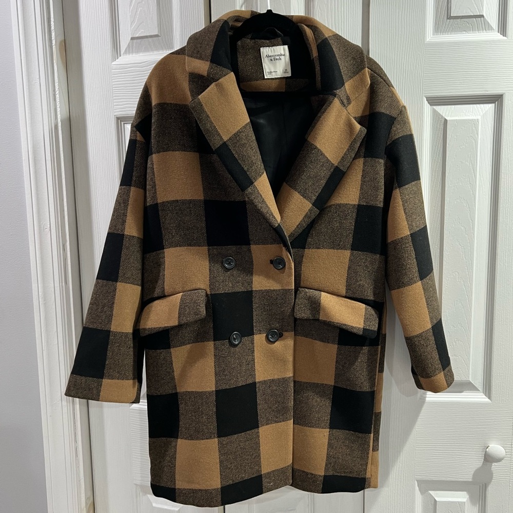 Abercrombie & Fitch Black and Tan Checkered dad Coat